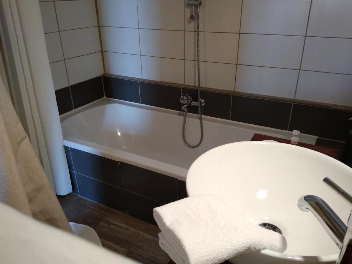 Méthamis Chambre D'Hotes Face Au Lavoir المظهر الخارجي الصورة